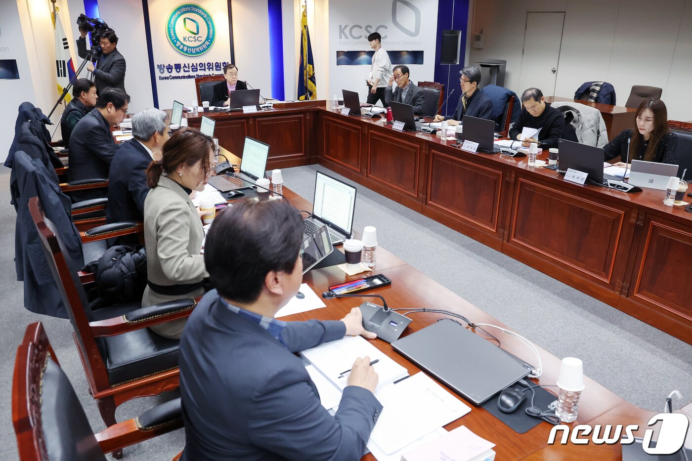 백선기 선거방송심의위원장이 11일 오후 서울 양천구 방송통신심의위원회에서 열린 '제22대 국회의원선거 제2차 선거방송심의위원회 정기회의'를 주재하고 있다. 2024.1.11/뉴스1 ⓒ News1 민경석 기자