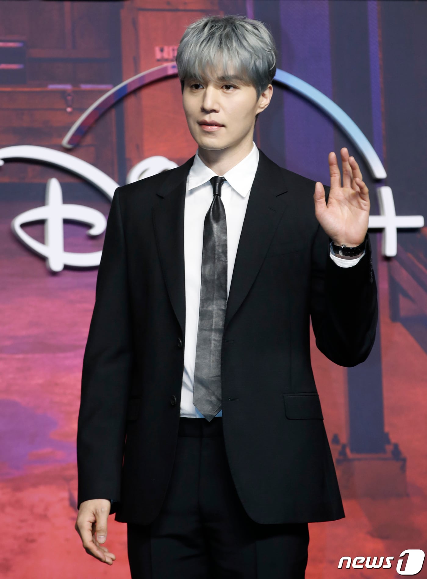 배우 이동욱이 15일 서울 영등포구 콘래드서울 호텔에서 열린 디즈니+ 오리지널 시리즈 '킬러들의 쇼핑몰' 제작발표회에서 포즈를 취하고 있다. '킬러들의 쇼핑몰'은 삼촌 정진만(이동욱 분)이 남긴 위험한 유산으로 인해 수상한 킬러들의 표적이 된 조카 정지안(김혜준 분)의 생존기를 다룬 스타일리시 뉴웨이브 액션 드라마다. 2024.1.15/뉴스1 ⓒ News1 권현진 기자