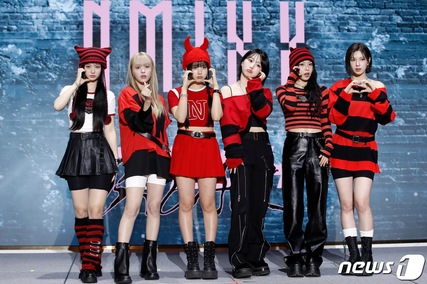 그룹 엔믹스의 설윤(왼쪽부터)과 릴리, 지우, 해원, 규진, 배이 2024.1.15/뉴스1 ⓒ News1 권현진 기자