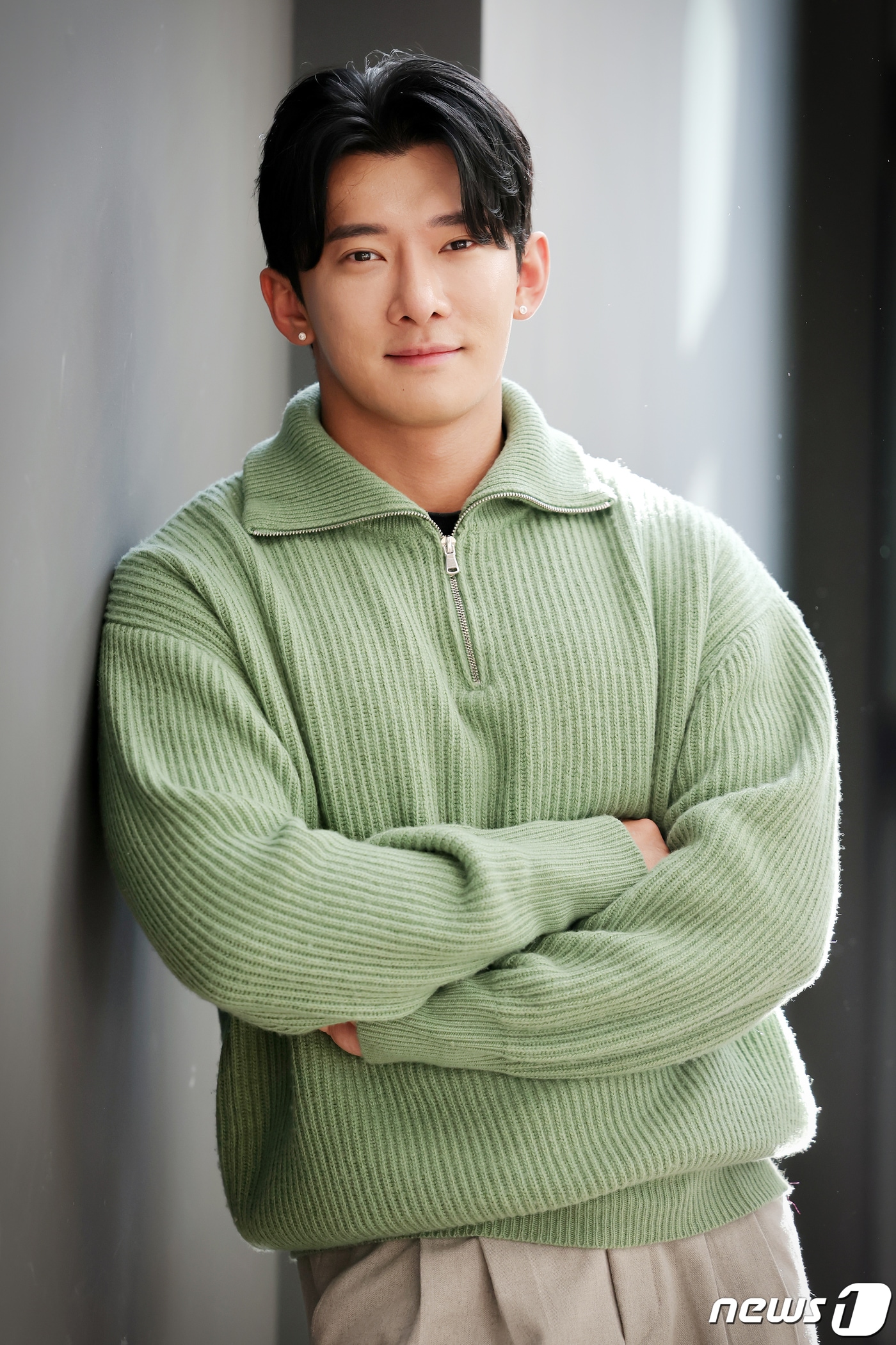 넷플릭스 '솔로지옥 시즌3'에 참가한 이진석이 16일 서울 종로구 뉴스1 사옥에서 열리는 인터뷰를 앞두고 포즈를 취하고 있다. 2024.1.16/뉴스1 ⓒ News1 김진환 기자