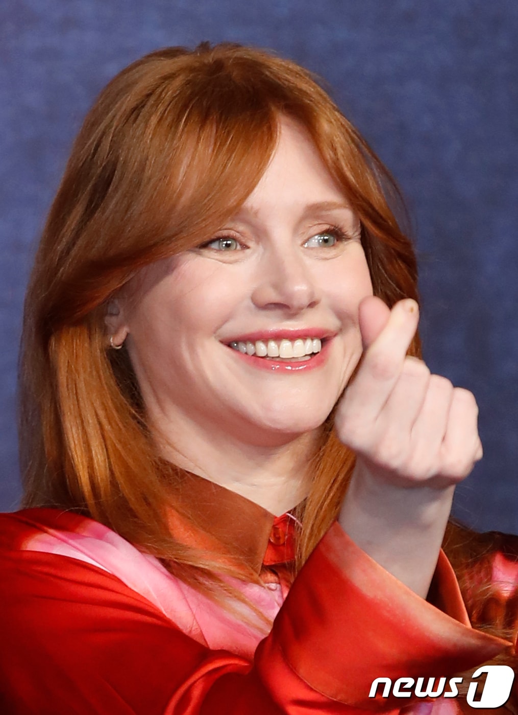 배우 헨리 카빌(왼쪽부터)과 브라이스 달라스 하워드, 샘 록웰이 18일 오전 서울 종로구 포시즌스 호텔에서 열린 영화 '아가일' 내한 기자간담회에서 포즈를 취하고 있다.  '아가일'은 자신의 스파이 소설이 현실이 되자 전 세계 스파이들의 표적이 된 작가 ‘엘리’가 위기를 벗어나기 위해 소설의 다음 챕터를 쓰고, 현실 속 레전드 요원 ‘아가일’을 찾아가는 액션 블록버스터다. 2024.1.18/뉴스1 ⓒ News1 권현진 기자