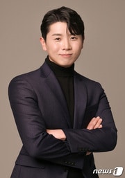 영남대는 김정환 약학부 교수가 세계 최고 수준의 국제 학술지 '네이처 나노테크놀로지(Nature Nanotechnology, IF 38.3)'에 리뷰 논문을 발표했다고 밝혔다. (영남대 제공)