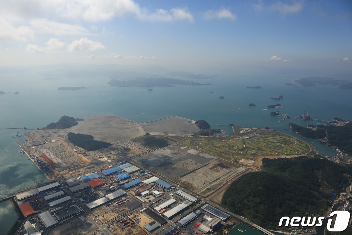 부산항 신항 서컨테이너 배후단지 전경. &#40;부산항만공사 제공&#41;