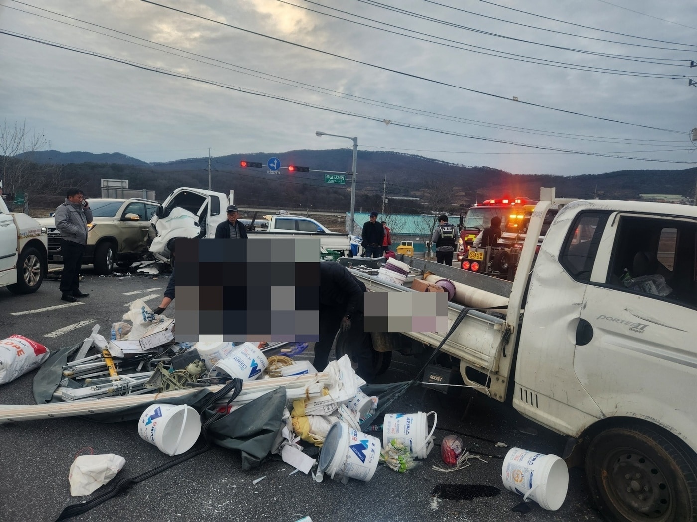  보령 농기센터 네거리 사고 현장.(보령소방서 제공)/뉴스1