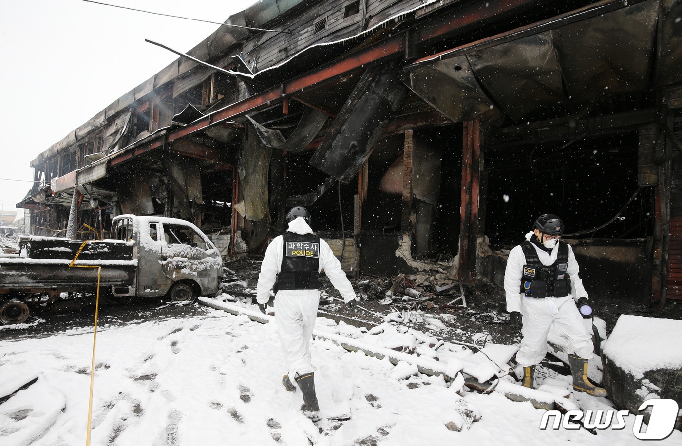 지난 22일 밤 화재가 발생한 충남 서천 서천특화시장 피해 현장 모습.2024.1.23/뉴스1 ⓒ News1 김기태 기자