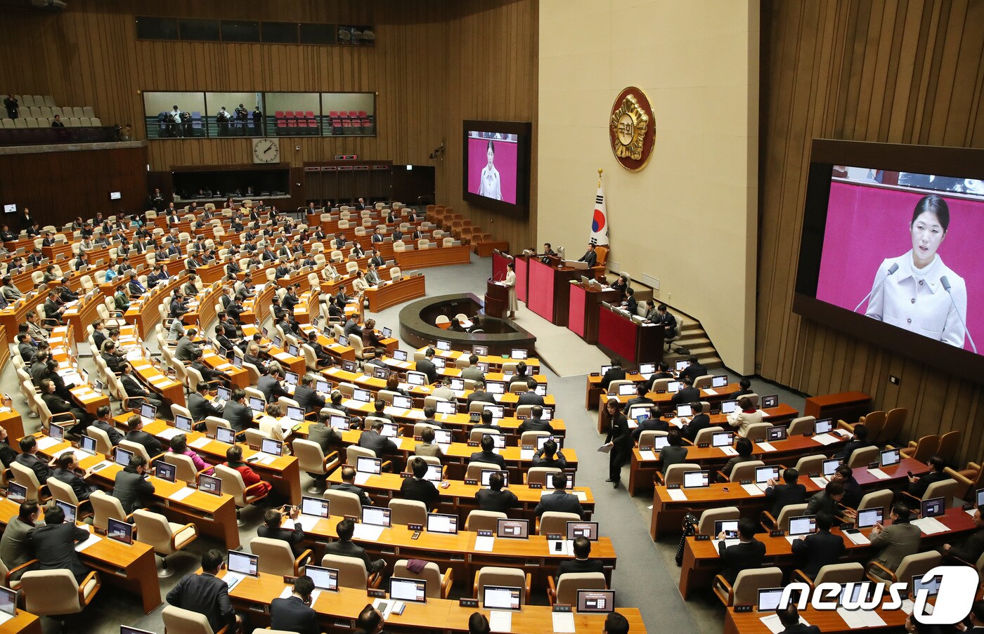 9일 오후 서울 여의도 국회 본회의장에서 열린 제411회국회&#40;임시회&#41; 제4차 본회의 2024.1.9/뉴스1 ⓒ News1 임세영 기자