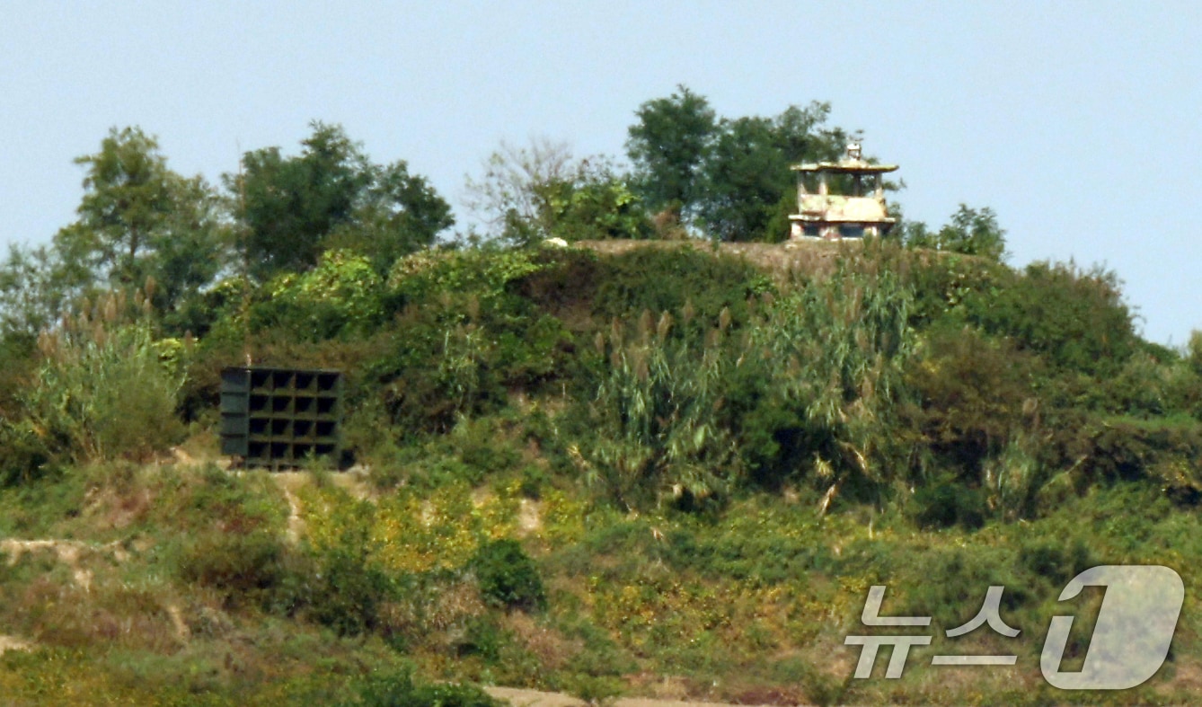 인천시 강화군 교동도에서 바라본 북한 지역 확성기/ 뉴스1 ⓒ News1