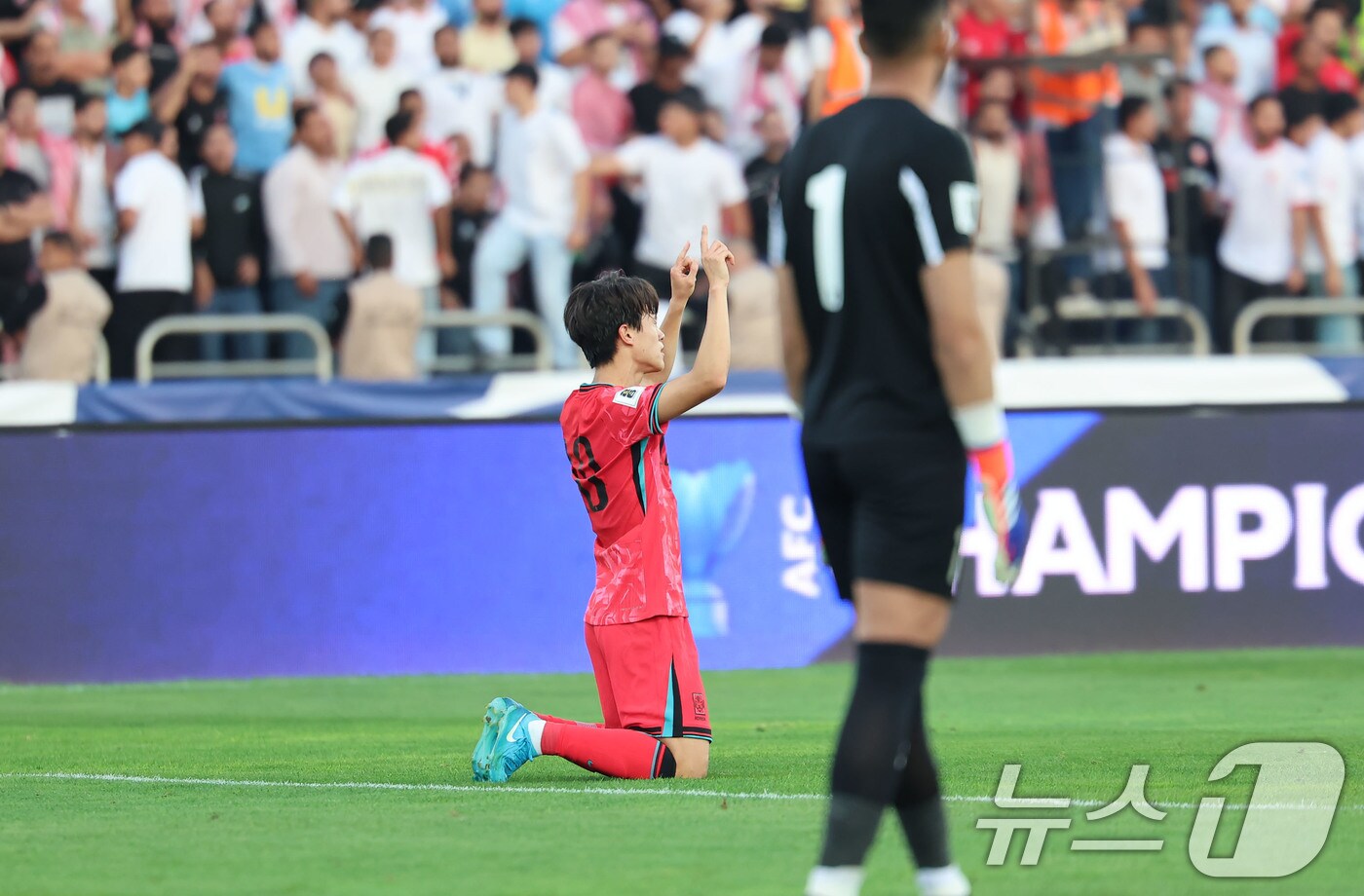 10일(현지시간) 요르단 암만 국제경기장에서 열린 2026 국제축구연맹(FIFA) 북중미 월드컵 아시아 3차 예선 B조 3차전 대한민국과 요르단의 경기, 대한민국 이재성이 선제골을 넣은 후 기뻐하고 있다. 2024.10.10/뉴스1 ⓒ News1 김도우 기자