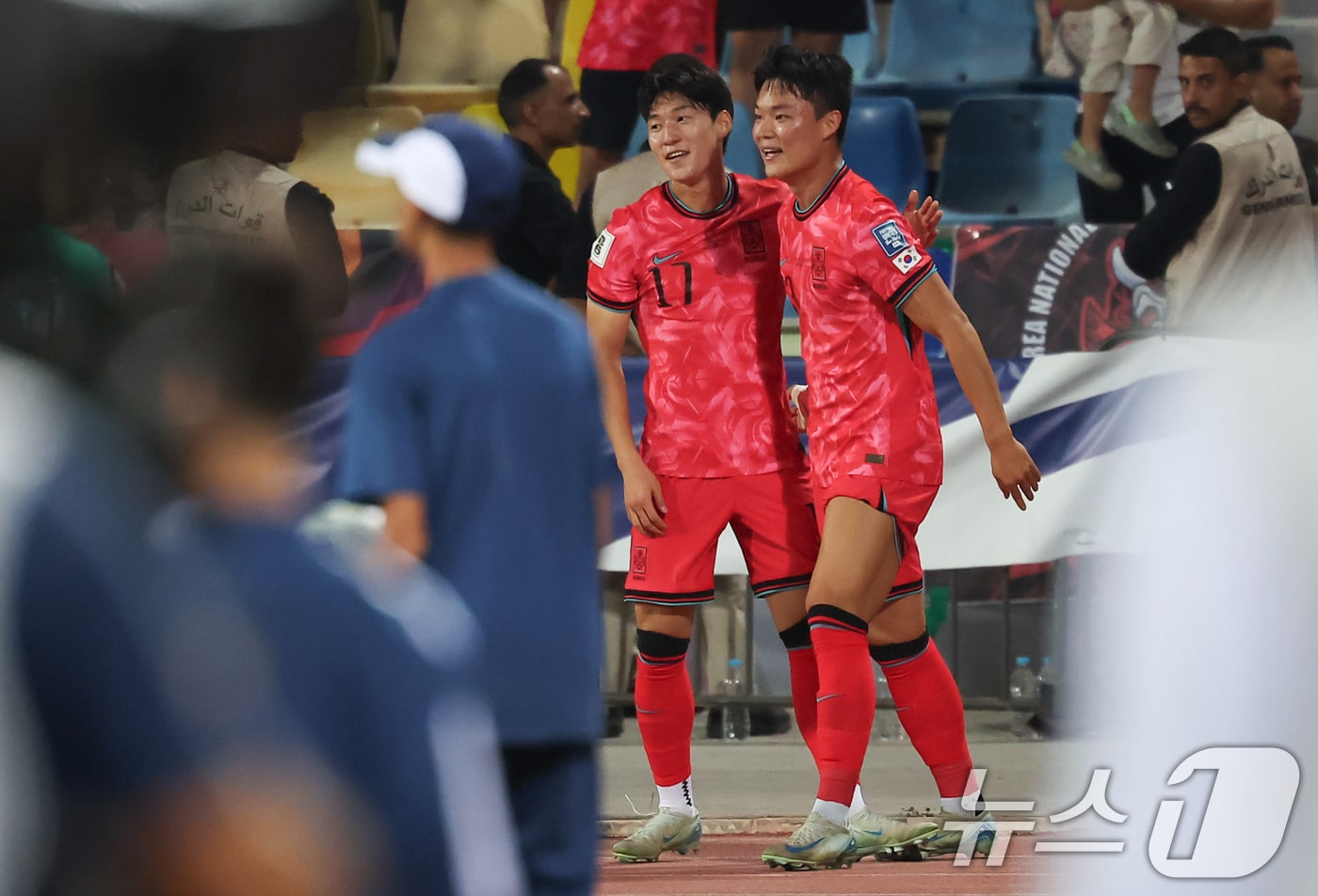 10일(현지시간) 요르단 암만 국제경기장에서 열린 2026 국제축구연맹(FIFA) 북중미 월드컵 아시아 3차 예선 B조 3차전 대한민국과 요르단의 경기, 대한민국 오현규가 팀의 두 번째 골을 넣고 기뻐하고 있다. 2024.10.10/뉴스1 ⓒ News1 김도우 기자
