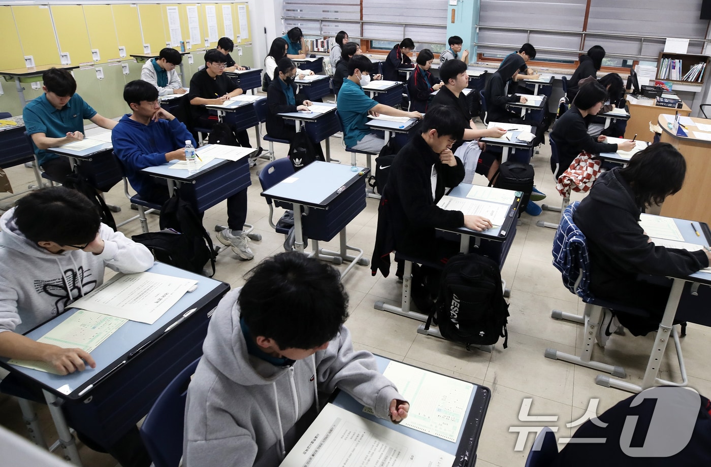 고3 수험생들이 시험을 치르고 있다. /뉴스1 ⓒ News1 오대일 기자