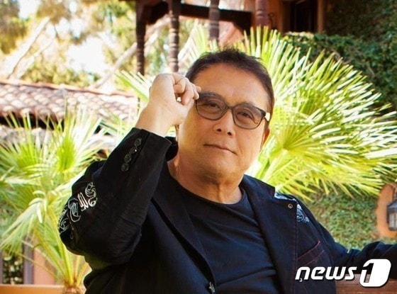 베스트셀러 &#39;부자 아빠 가난한 아빠&#39;의 저자 로버트 기요사키