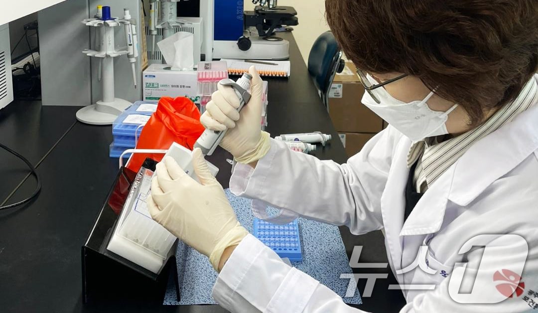 광주시 보건환경연구원 급성호흡기 바이러스 감염증 병원체 감시 사업 표본 검체.(광주시 제공)/뉴스1
