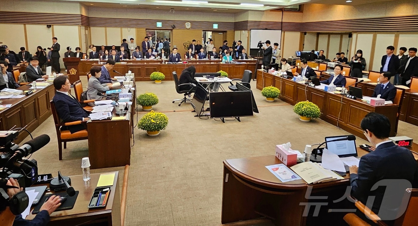 국회 교육위원회가 17일 경북대에서 강원·경북·대구교육청을 대상으로 국정감사를 하고 있다. 2024.10.17/뉴스1 ⓒ News1 남승렬 기자