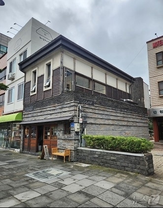 우수건축자산으로 등록된 일본식 주택. 지금은 휴게음식점으로 활용되고 있다.(제주도 제공)/뉴스1 