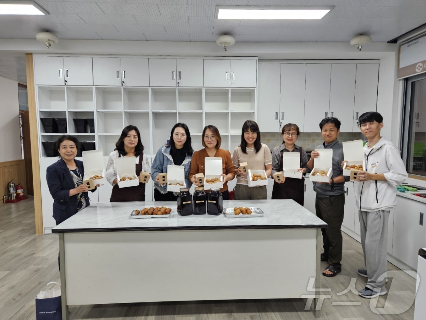 강원 고성 거진중학교가 운영하는 ‘거진 빵가게’.&#40;거진중 제공&#41;