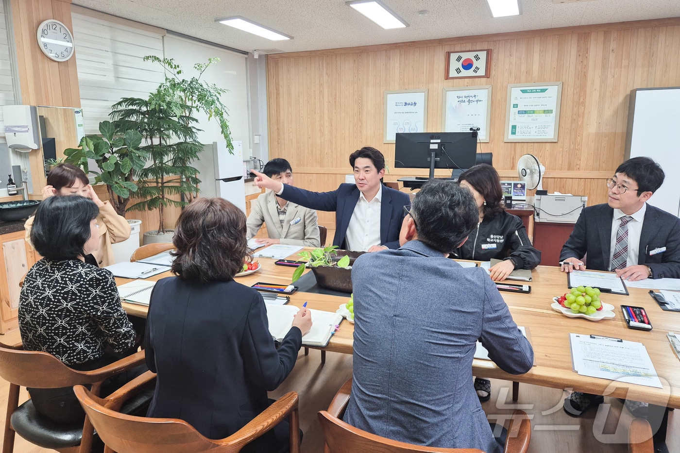 울산시의회 김종훈 의원이 21, 22일 이틀간 울주군 범서읍 지역 늘봄학교 4곳을 방문해 점검했다고 밝혔다.&#40;울산시의회 제공&#41;