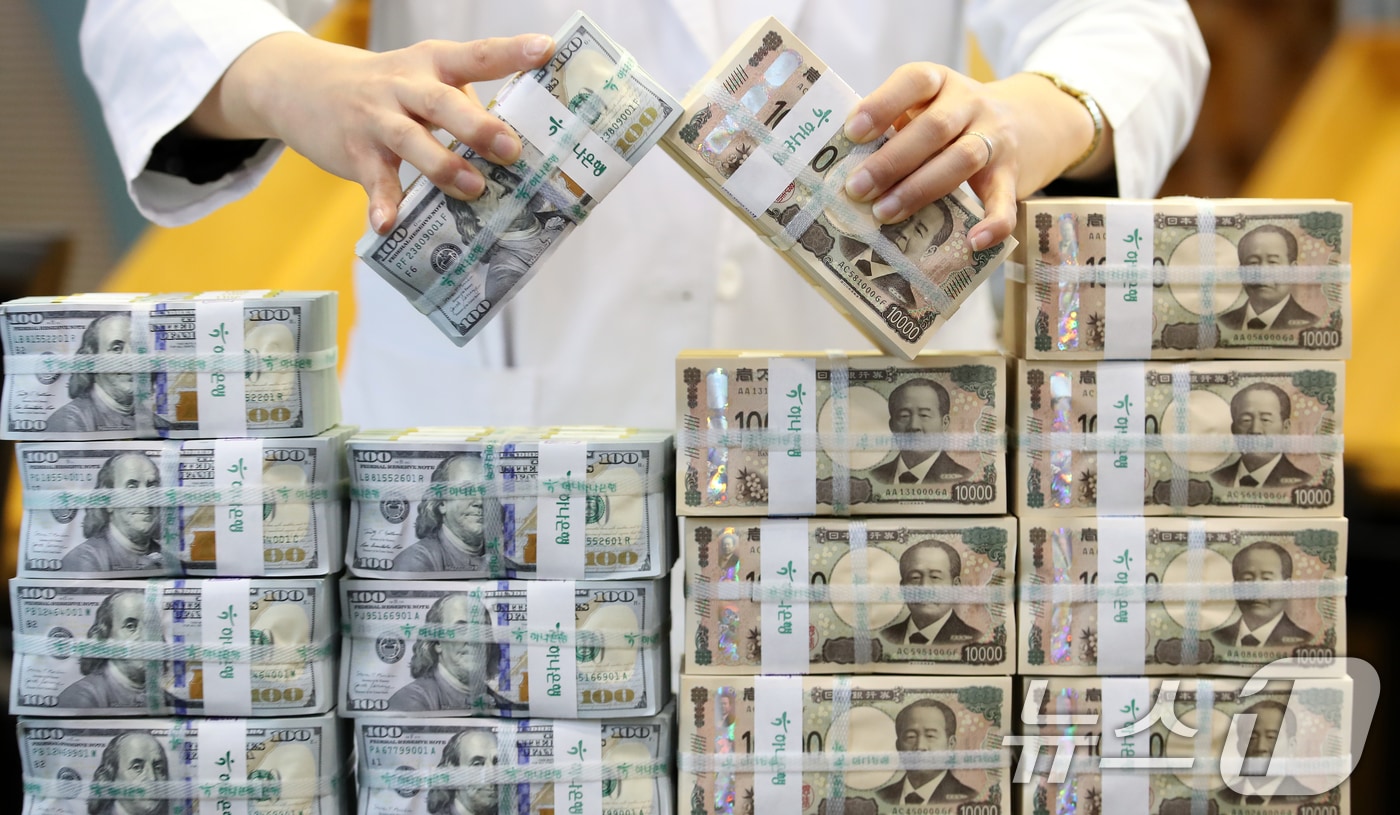 엔화 대비 달러 2주 만에 최고…FOMC 앞두고 미중 무역 잠정합의 - 뉴스1