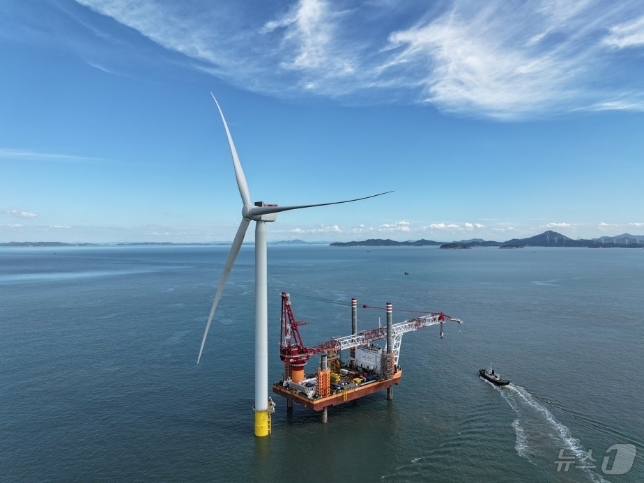 SK E&S 전남해상풍력1의 해상풍력 해상 공사 (신안군 제공) /뉴스1 ⓒ News1 김태성 기자