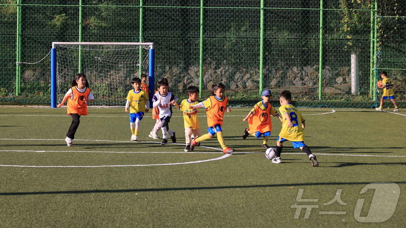 축구경기.&#40;과천시 제공&#41;