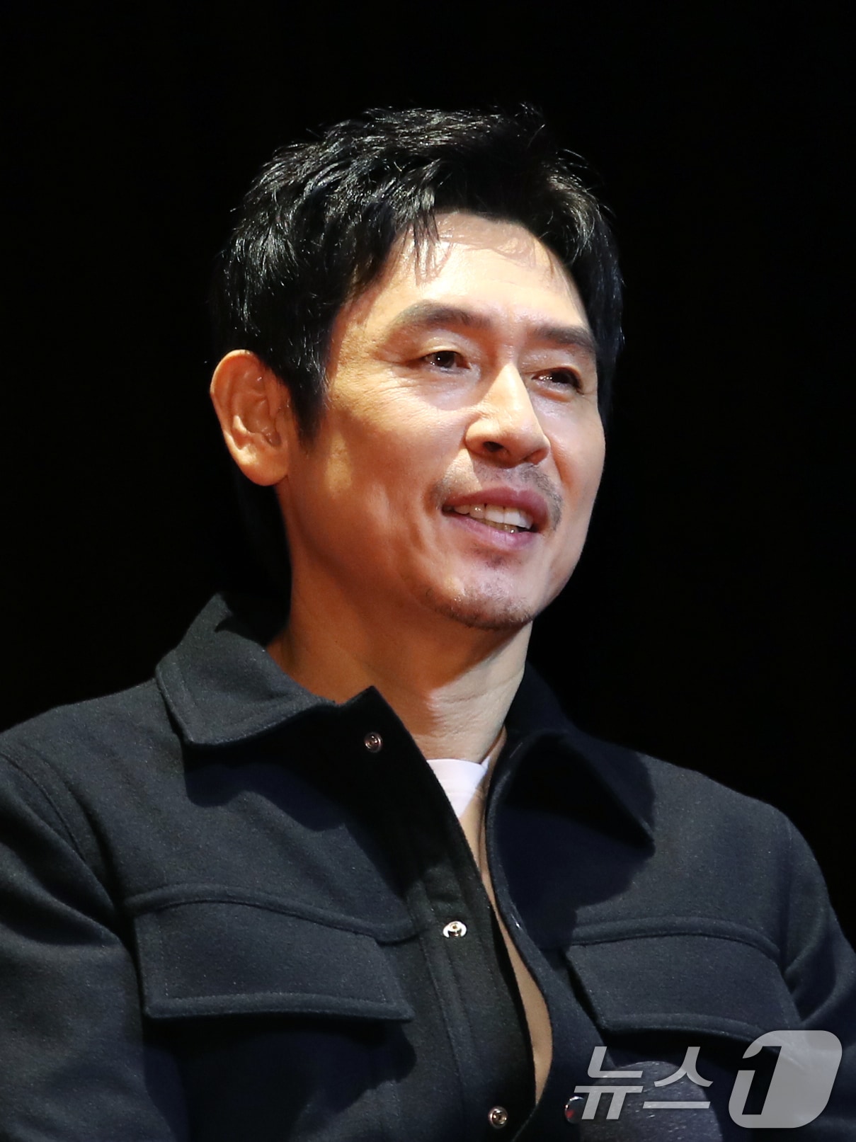 배우 설경구가 3일 부산 해운대구 신세계백화점 센텀시티점에서 열린 ‘액터스하우스’에 참석해 미소를 짓고 있다. 2024.10.3/뉴스1 ⓒ News1 권현진 기자