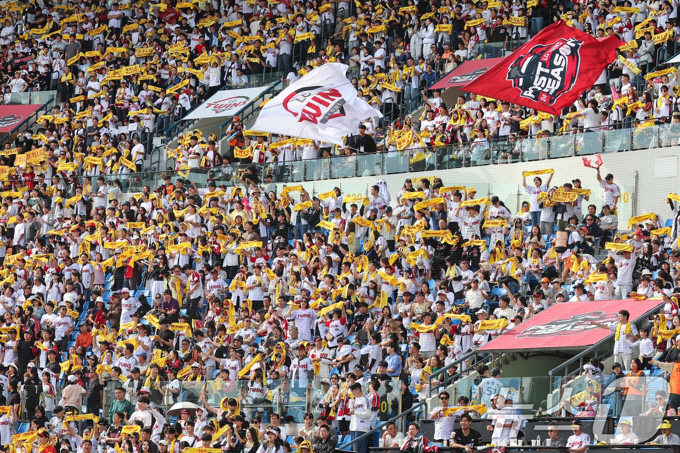 LG 트윈스 팬들. 2024.10.5/뉴스1 ⓒ News1 김도우 기자