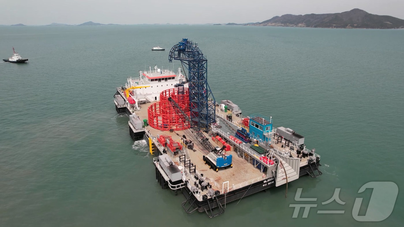 LS마린솔루션의 포설선.(LS마린솔루션 제공)