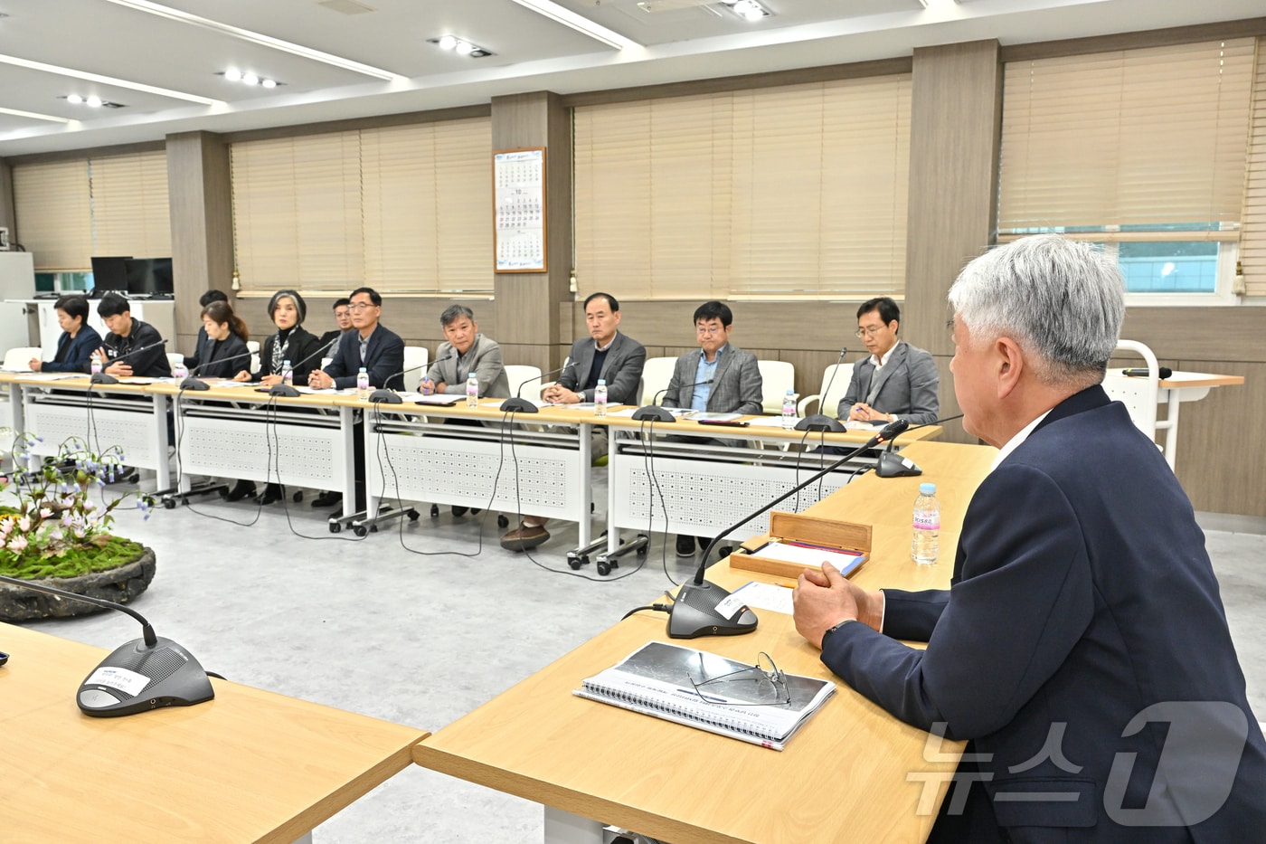 강원 정선군이 지난 8일 군청 소회의실에서 정선 남부권 스포츠센터 입지타당성 개발계획 수립 용역 보고회를 여는 모습. &#40;정선군 제공&#41; 2024.11.12/뉴스1