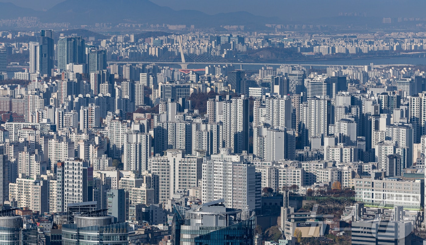 25일 서울 남산에서 바라본 아파트 단지의 모습. 2024.11.25/뉴스1 ⓒ News1 이재명 기자