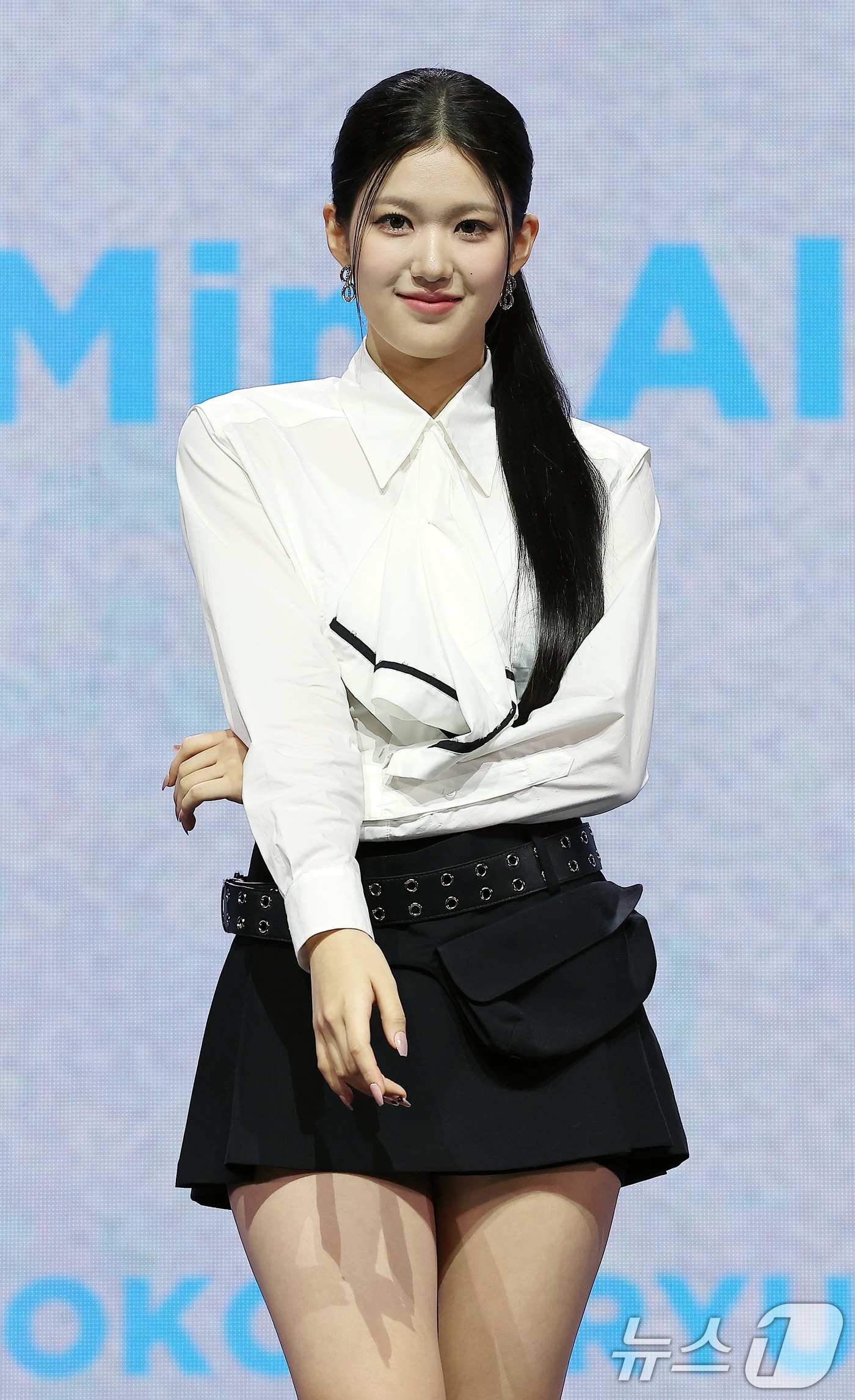 걸그룹 izna(이즈나)의 윤지윤ⓒ News1 김진환 기자