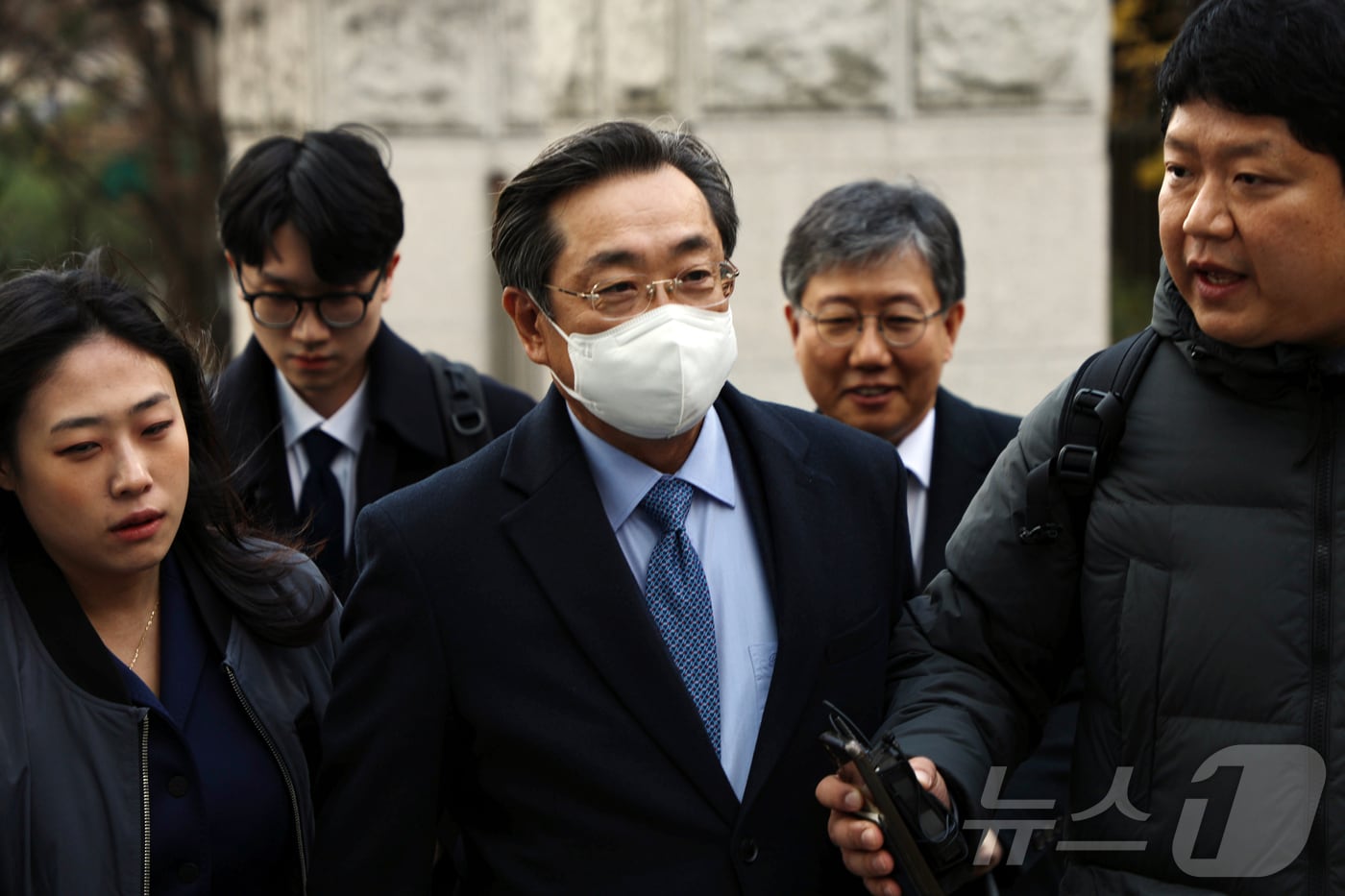 이장호 전 군산대 총장 "뇌물 혐의 무죄, 직위해제 재검토해야" - 뉴스 썸네일 이미지