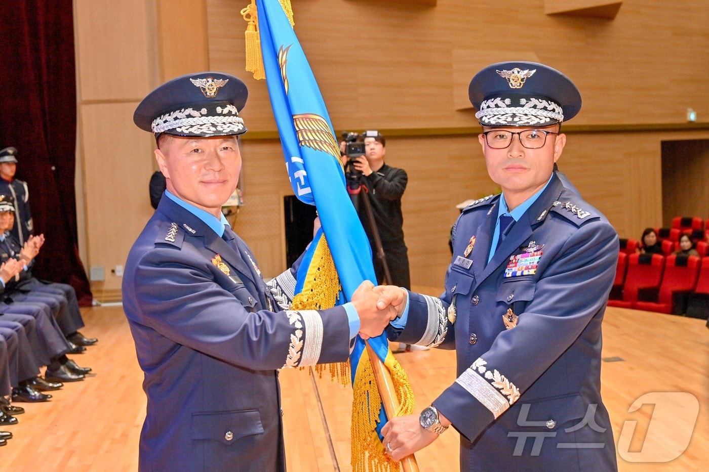 차준선&#40;53·중장&#41; 57대 공군사관학교장&#40;사진 오른쪽&#41;/뉴스1