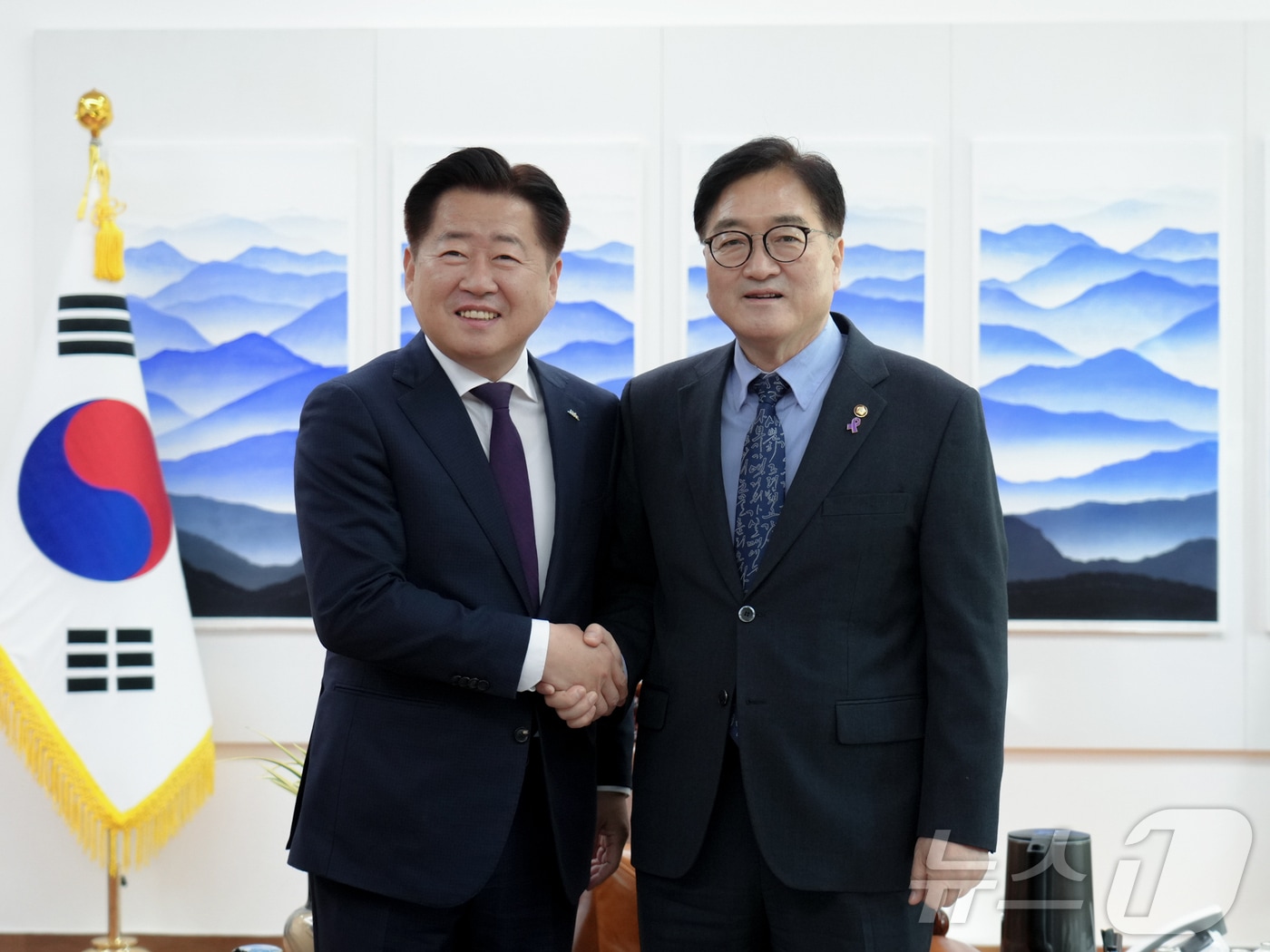 오영훈 제주지사와 우원식 국회의장(제주도 제공)/뉴스1