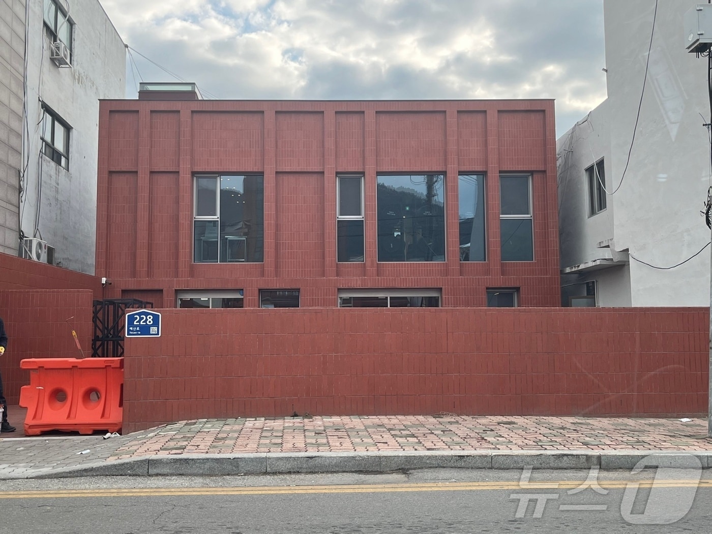 충남 예산군에 위치한 지니스 램프 본사 전경.&#40;배지윤 기자&#41;
