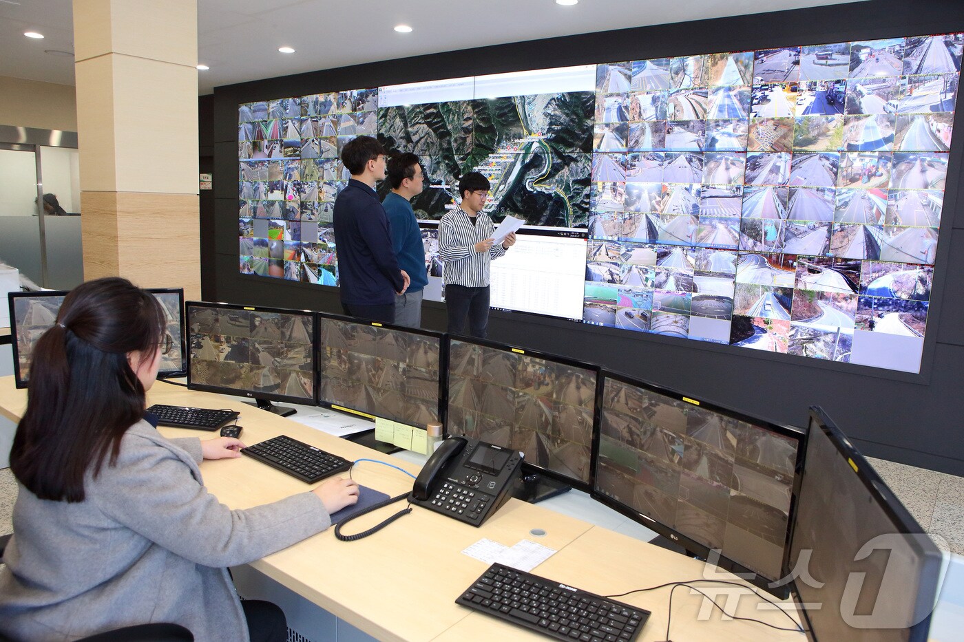 인제군 CCTV 통합 관제센터.(인제군 제공)/뉴스1