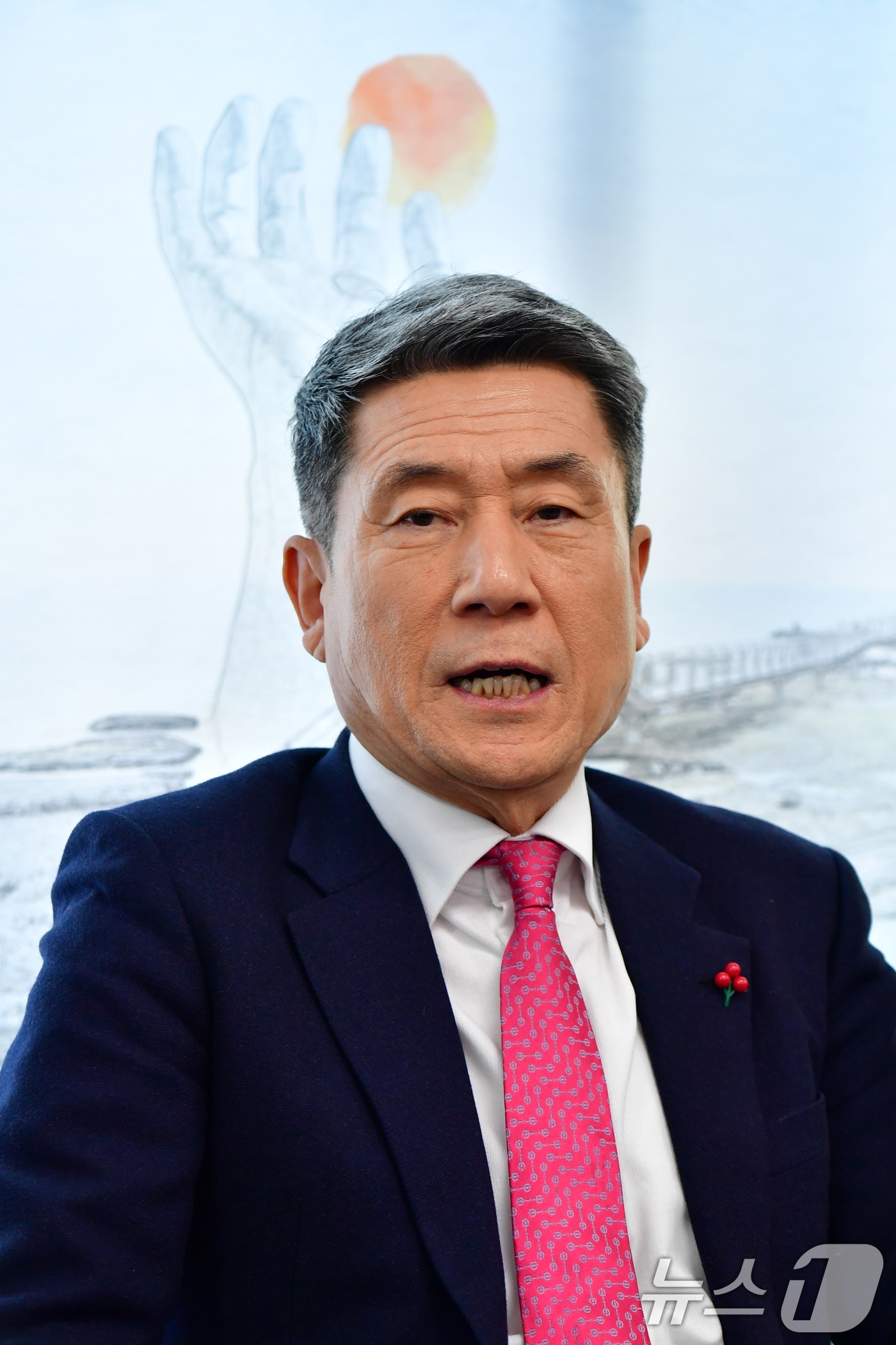 이강덕 포항시장이 16일 오전 시청에서 윤석열 대통령 탄핵에 따른 지역 안정 특별대책을 발표하고 있다. 이 시장은 "소비 심리가 위축되지 않도록 철저히 준비하고 있다"고 말했다. 2024.12.16/뉴스1 ⓒ News1 최창호 기자