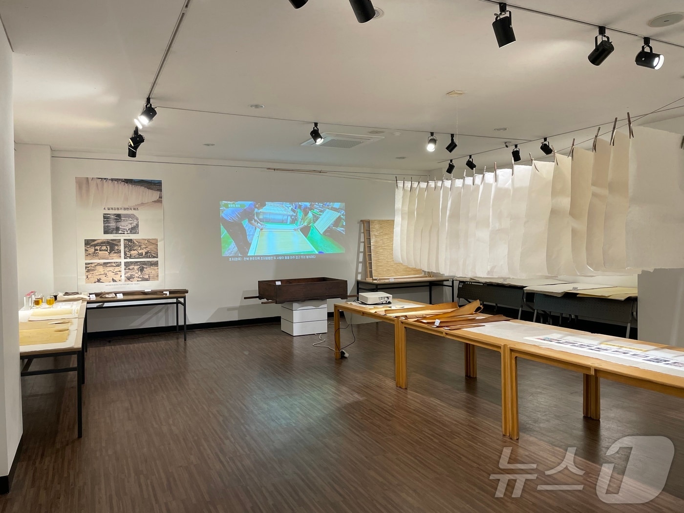 한국전통문화전당이 전통 장판지 제작과정 복원에 성공했다.(전당 제공) 2024.12.16/뉴스1