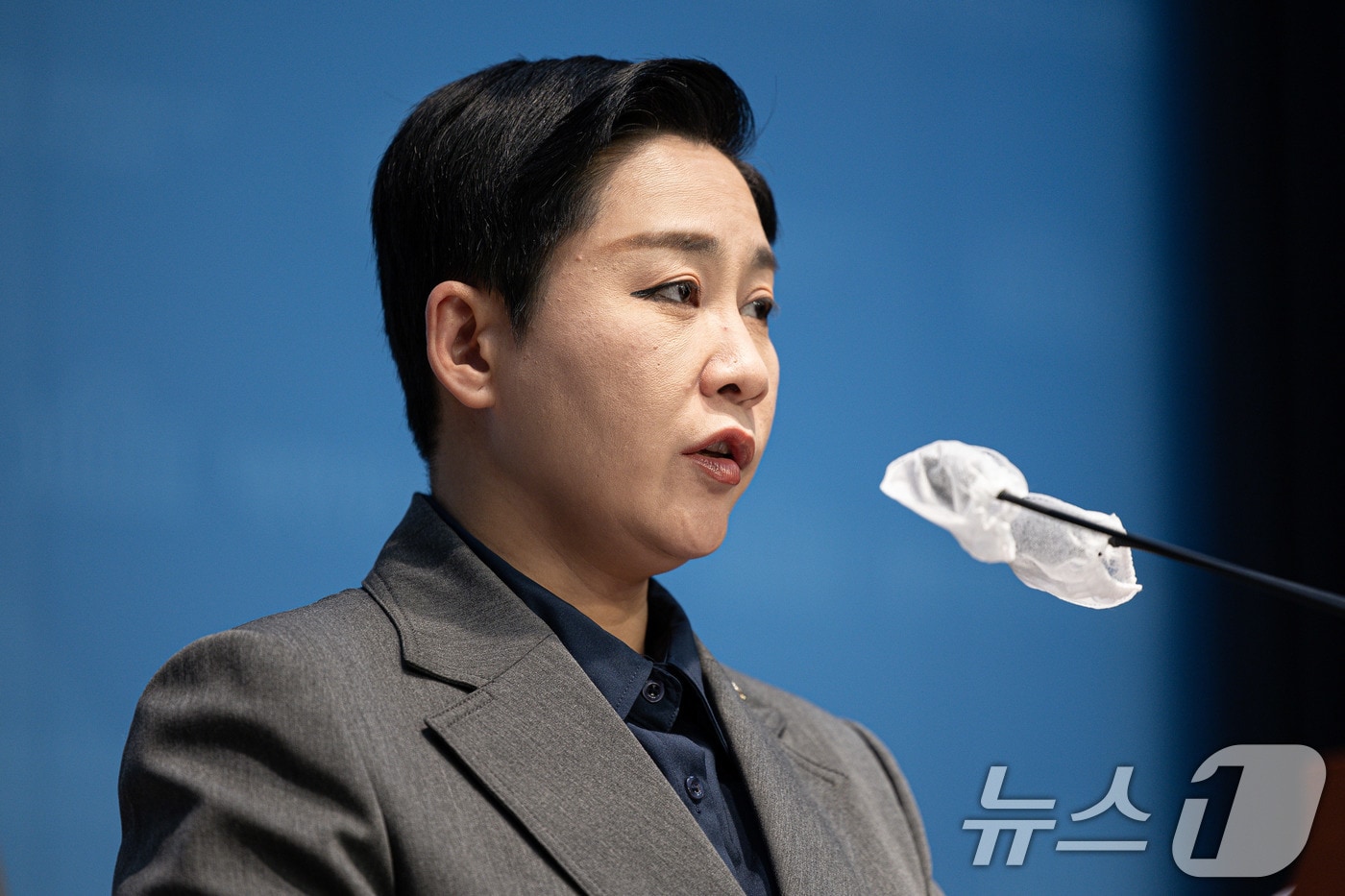 미술서비스업 신고제 시행 코앞에야 설명회..."준비 사실상 방치" - 뉴스 썸네일 이미지