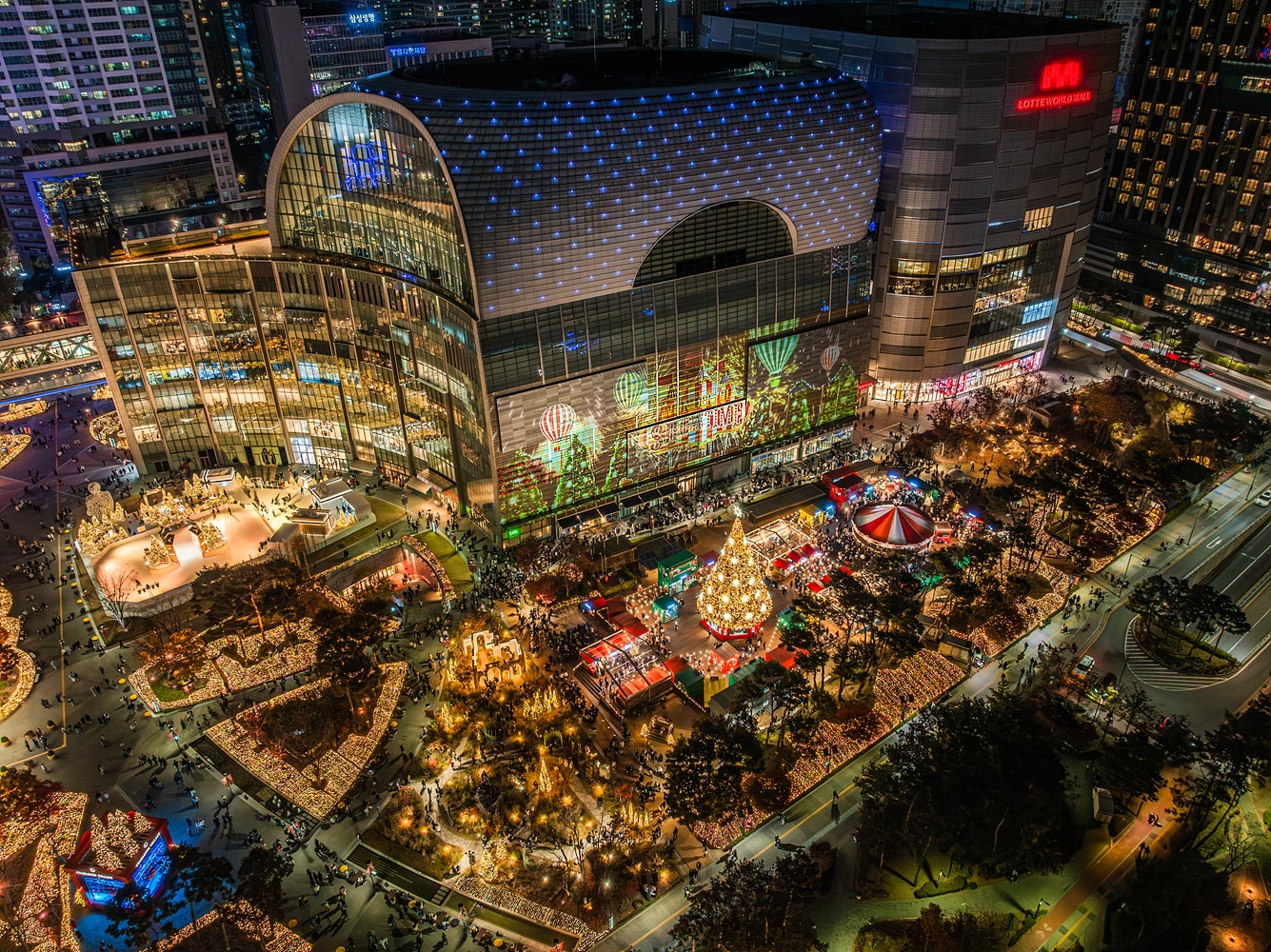 "크리스마스 소비심리 살려라"...산타 이벤트에 시즌오프 세일까지 - 뉴스 썸네일 이미지