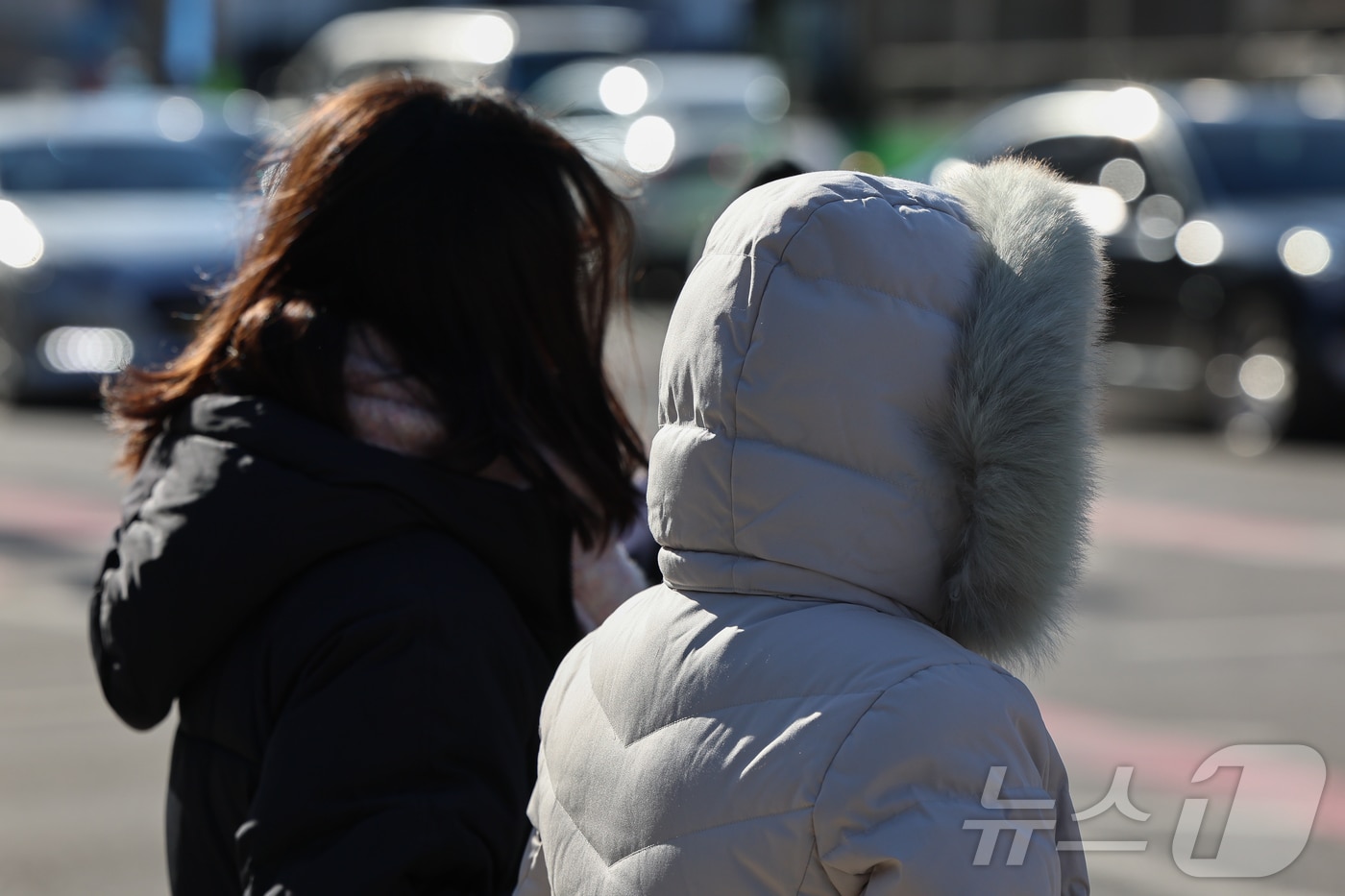 두터운 옷을 입은 시민들이 발걸음을 재촉하고 있다.&#40;사진은 기사 내용과 무관함&#41; / 뉴스1 ⓒ News1