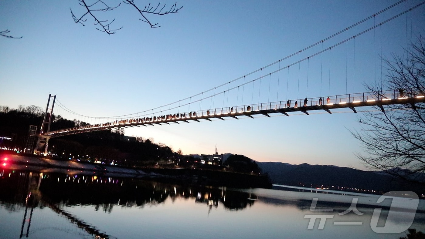 '춘천 의암호 수변 한눈에' 춘천사이로248 본격 운영 시작 - 뉴스1