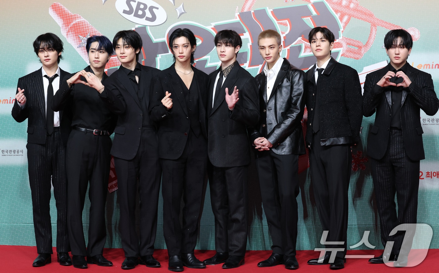 스트레이 키즈 리노(왼쪽부터)와 한, 아이엔, 필릭스, 방찬, 현진, 승민, 창빈 2024.12.25/뉴스1 ⓒ News1 권현진 기자