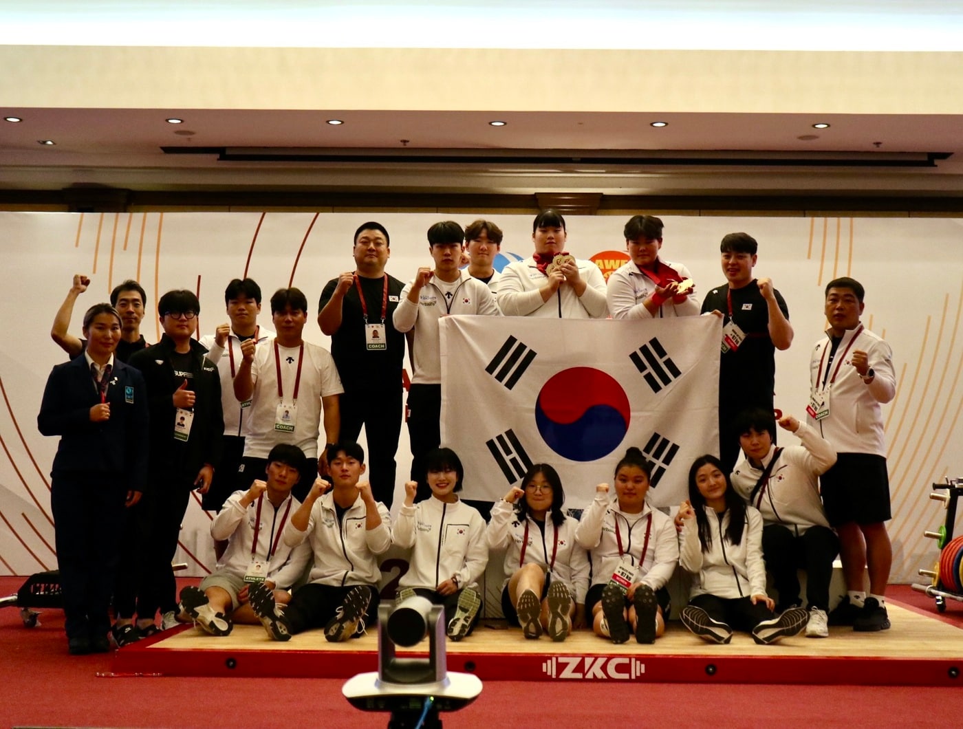  한국 유소년역도 선수단. (대한역도연맹 제공) 