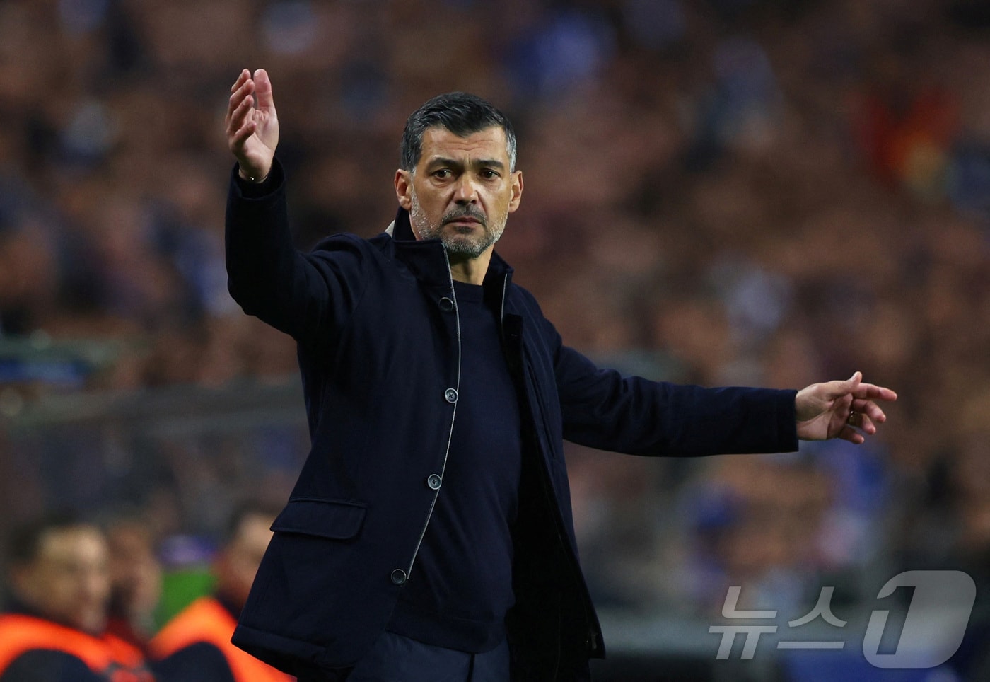 AC밀란 지휘봉을 잡은 세르지우 콘세이상 감독. ⓒ 로이터=뉴스1