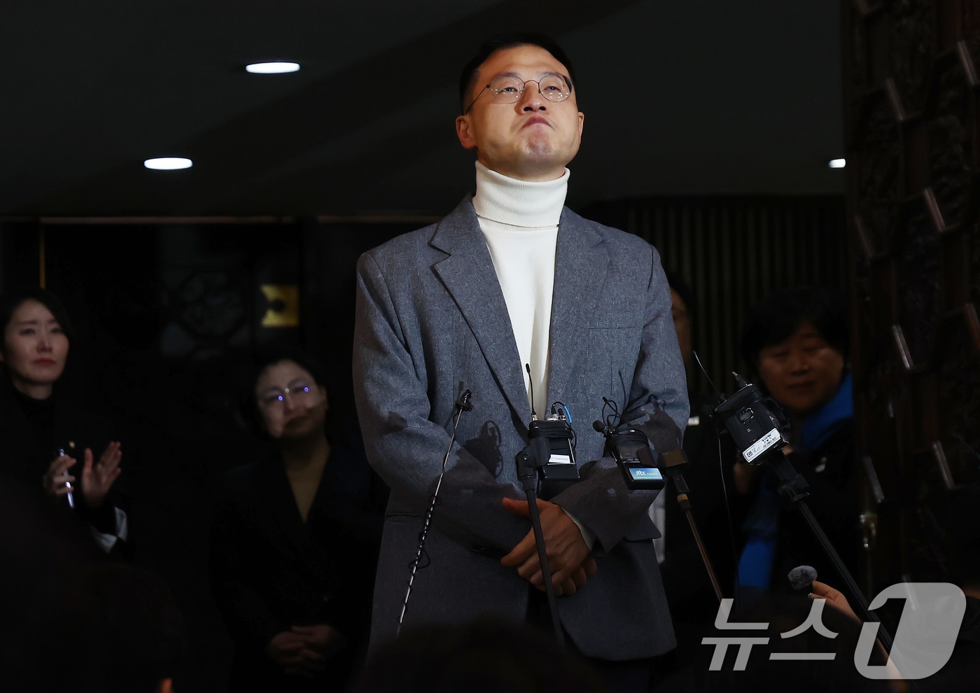 계엄 1년 관련 보도