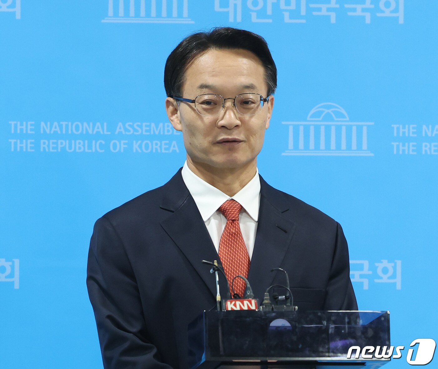 조해진 국민의힘 (밀양·의령·함안·창녕) 의원이 13일 서울 여의도 국회 소통관에서 제22대 총선 김해을 출마선언 기자회견을 마치고 취재진의 질문을 받고 있다. 2024.2.13/뉴스1 ⓒ News1 송원영 기자