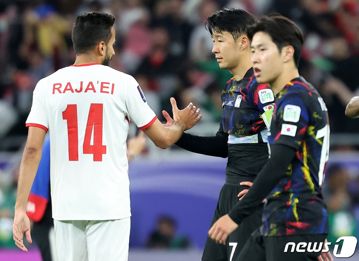 지난6일&#40;현지시간&#41; 열린 2023 아시아축구연맹&#40;AFC&#41; 카타르 아시안컵 준결승 요르단과 대한민국의 경기를 마친 손흥민과 이강인 선수 모습. 2024.2.14 ⓒ News1 