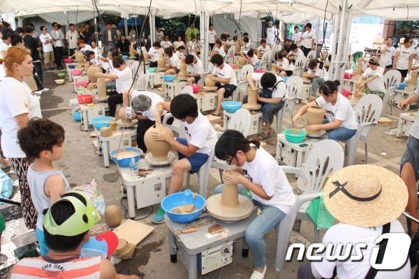 지난해 열린 강진청자물레경진대회 (강진군 제공)/뉴스1