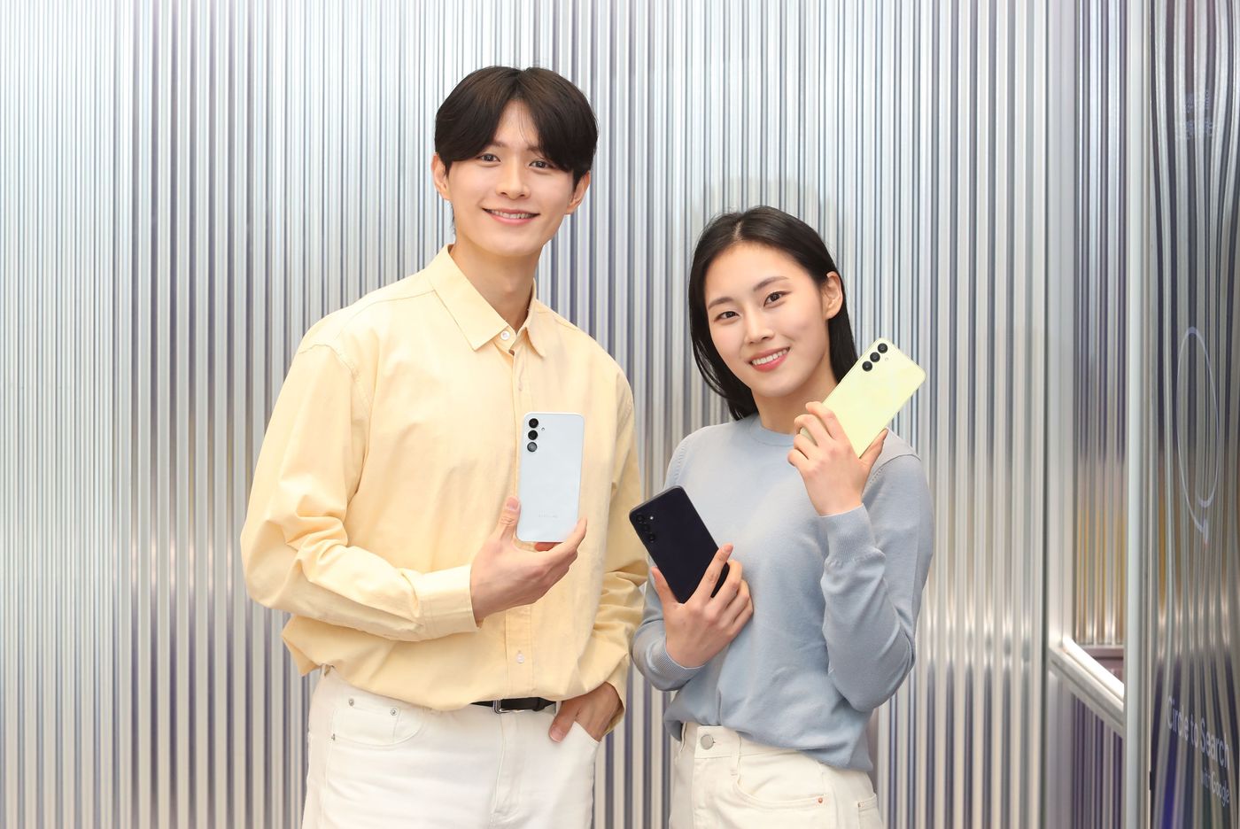 삼성전자는 스마트폰 '갤럭시 A15 LTE'를 18일 국내 출시한다. 색상은 블루 블랙·라이트 블루·옐로우 3가지다.(삼성전자 제공)