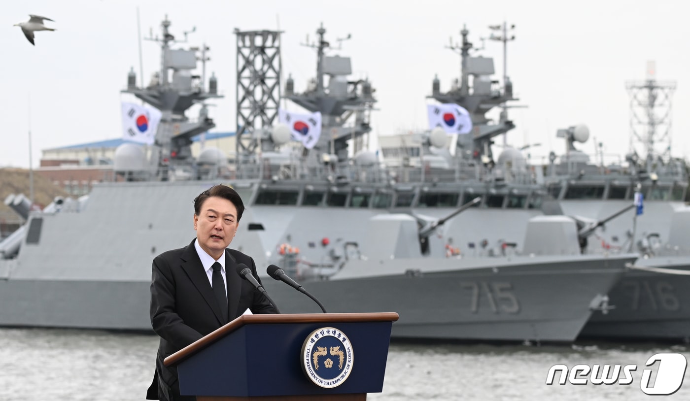 윤석열 대통령이 22일 오후 경기 평택시 해군2함대사령부에서 열린 제9회 서해수호의 날 기념식에 참석해 기념사를 하고 있다. &#40;대통령실 제공&#41; 2024.3.22/뉴스1 ⓒ News1 안은나 기자