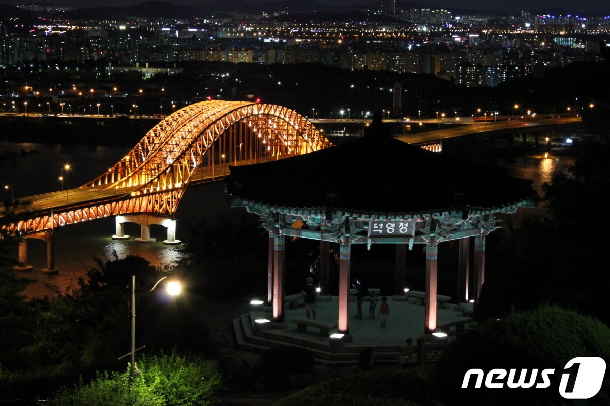 경기 고양시 행주산성 정상에서 바라본 한강 모습. &#40;고양시 제공&#41;